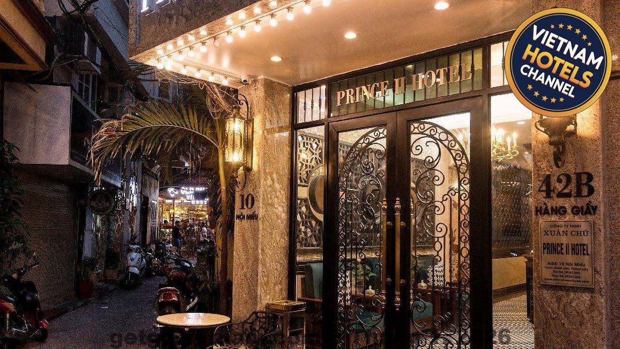 Mặt tiền Hanoi Prince II Hotel nằm trên phố Hàng Giầy, khu Phố Cổ Hà Nội