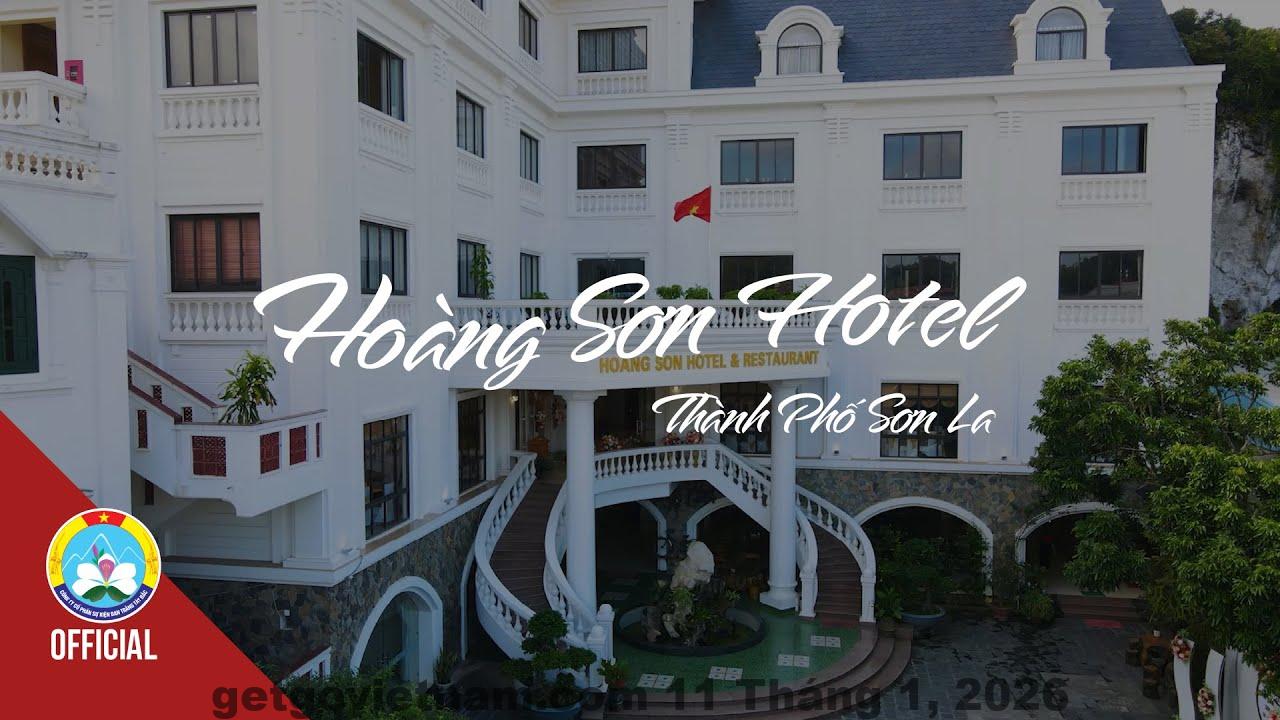 Khu vực lễ tân Khách Sạn Hoàng Gia Sơn La với phong cách phục vụ truyền thống