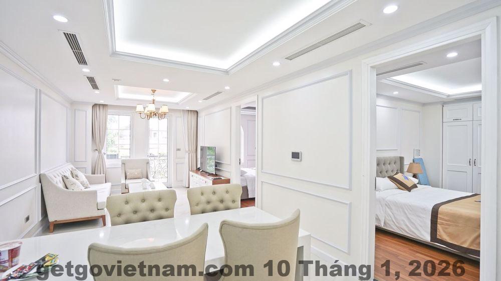 Khu vực lễ tân Paradise Home Nguyen Du với nhân viên thân thiện, hỗ trợ khách nhiệt tình