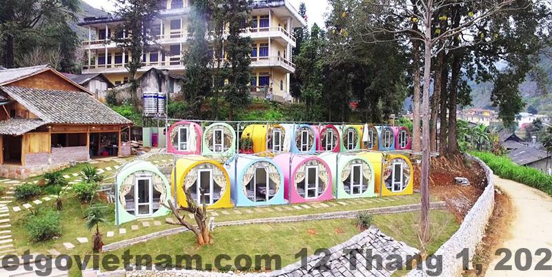 Bữa sáng kiểu Việt đơn giản tại Khách Sạn Donka, đủ no cho hành trình đường dài.