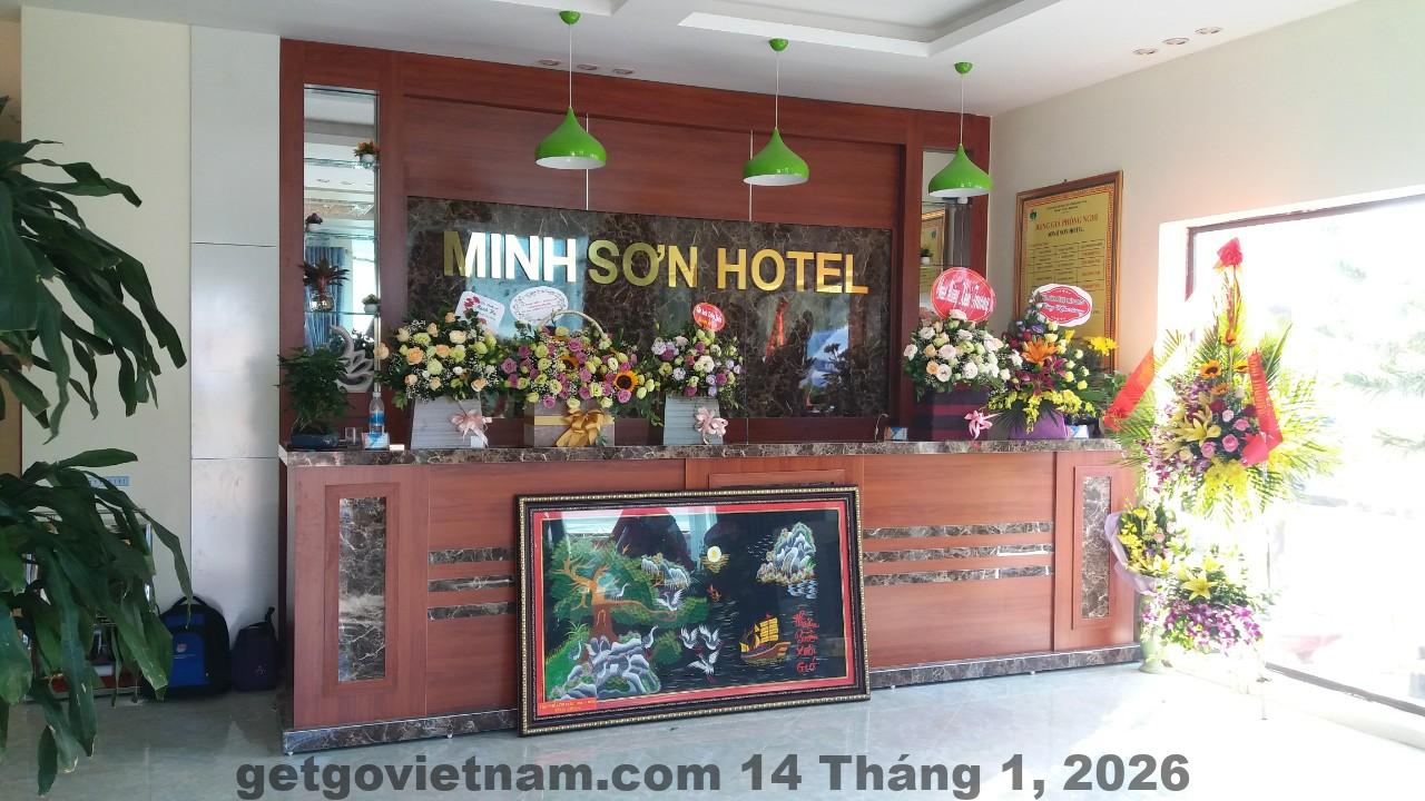 Mặt tiền Khách sạn Minh Sơn Lai Châu nằm trên đường Mường Kim, khu vực trung tâm thành phố