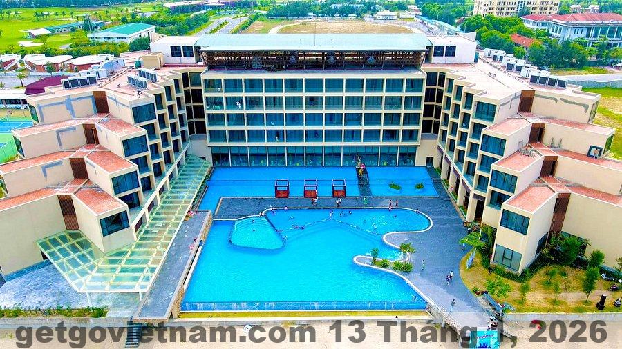 Phòng nghỉ tại Hotel Xuân Thành có tầm nhìn tuyệt đẹp ra cảnh quan xung quanh.