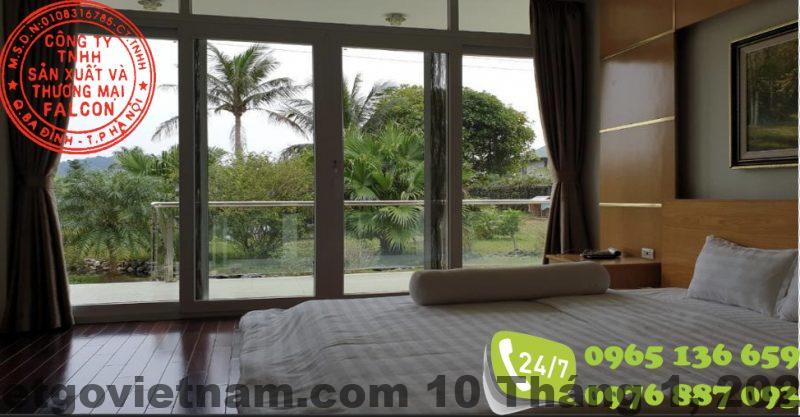 Ngoc Linh Eco Garden Resort nhìn từ trên cao, bao quanh là cây xanh và khu vực hồ Đồng Quan