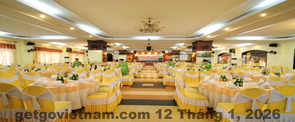 Nhà hàng Khách sạn Thương Mại Uông Bí phục vụ buffet sáng và tiệc đoàn