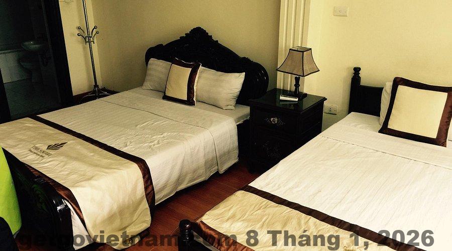Bữa sáng tại Ha Noi Group Nest Hotel, với các món ăn Việt Nam truyền thống