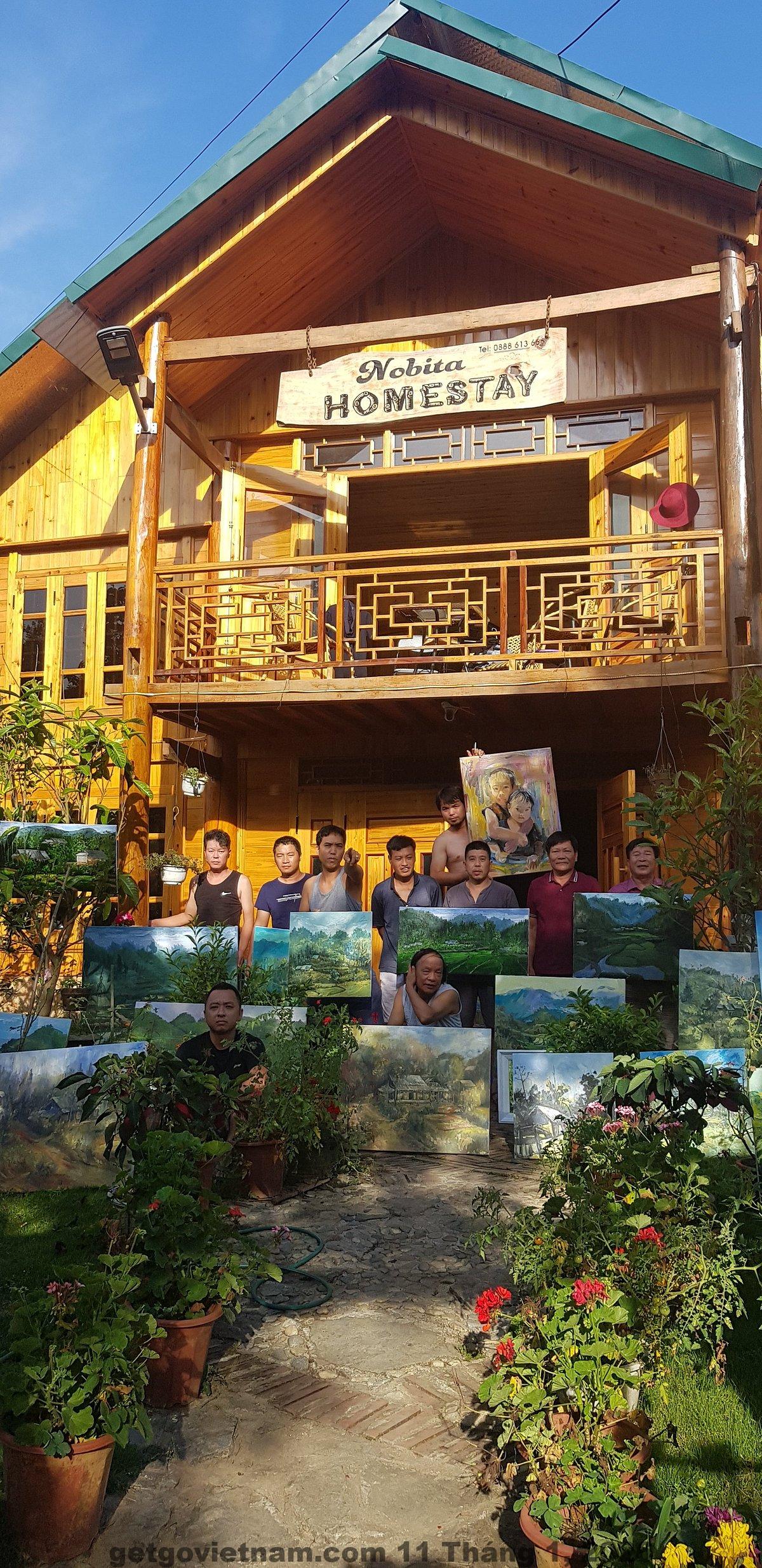 Nhân viên tại Hmoob Ly Hotel