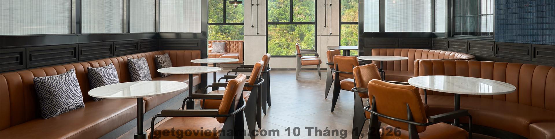Hồ bơi trong nhà tại Four Points by Sheraton Ha Giang với không gian sạch sẽ, hiện đại