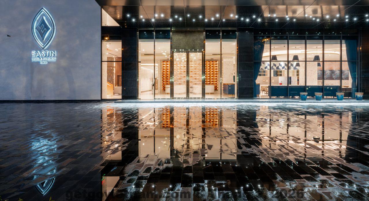 Khách sạn 호텔 nằm trên trục đường Duy Tân, trung tâm văn phòng quận Cầu Giấy