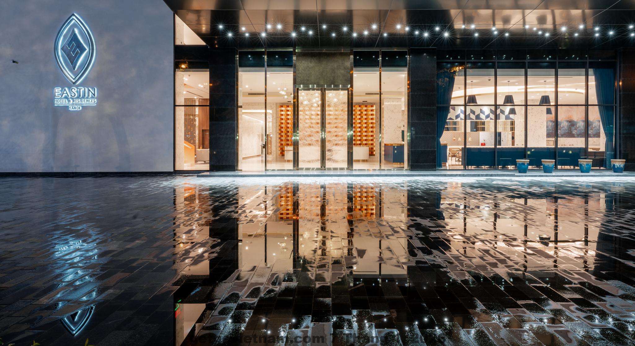 Không gian bên ngoài Louisland Hanoi Hotel