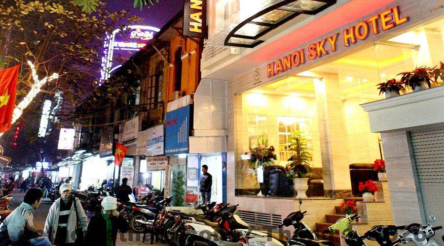 Sky Charm Hanoi Hotel and Spa Đánh Giá 2026: Ở Phố Cổ Được Gì & Mất Gì? 1 outside the hotel
