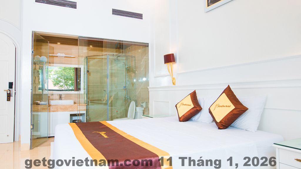 Mặt tiền khách sạn Paradise Tam Đảo vào ban ngày