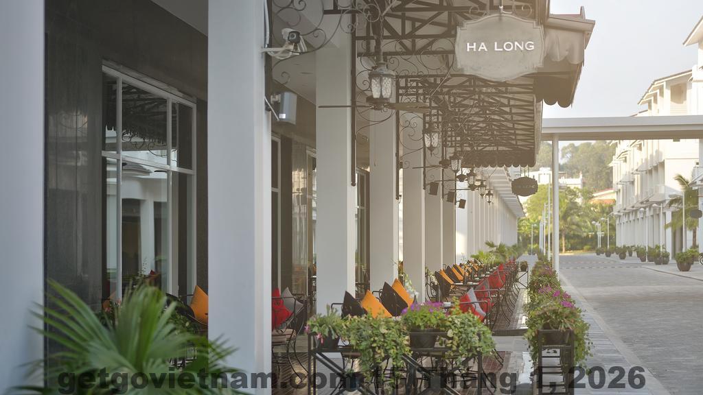 Vị trí Paradise Suites Halong Hotel tại Tuần Châu Marina