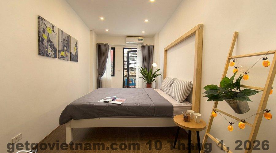 Phòng đôi HALA’s HOUSE có ban công, ánh sáng tự nhiên tốt, thiết kế tối giản và gọn gàng