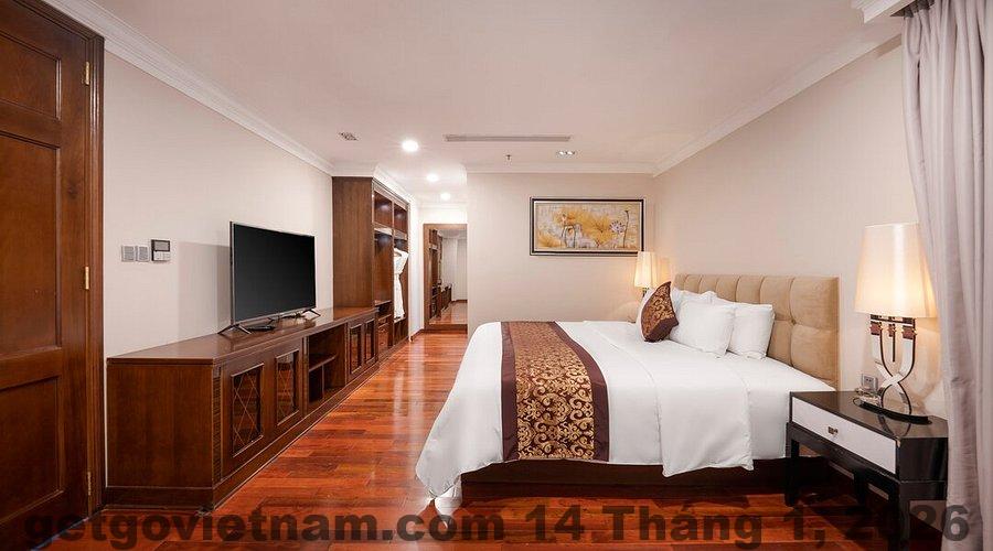 Nhân viên khách sạn Minh Toàn Galaxy