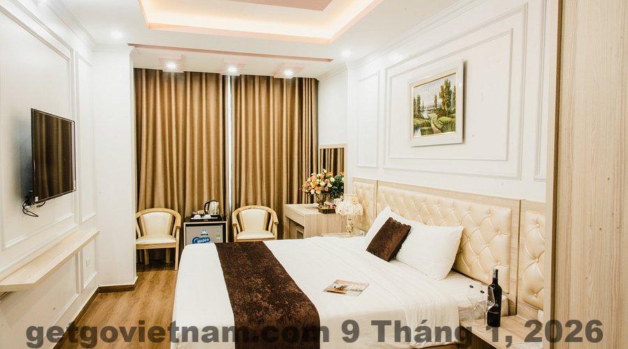 Phòng VIP tại Vũ Linh Hotel 6 với giường lớn, nội thất gọn gàng và ánh sáng tự nhiên