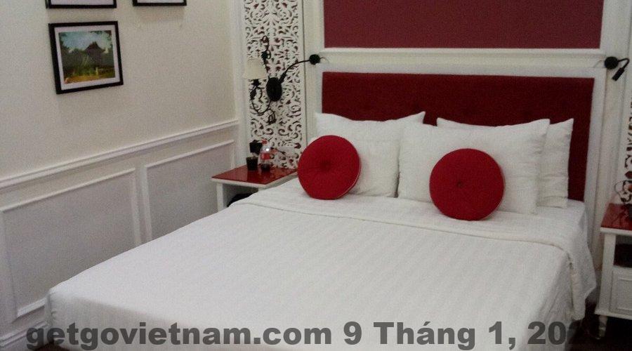Khu vực Ngõ Huyện – Phố Cổ Hà Nội, nơi Gem Premier Hotel & Spa tọa lạc