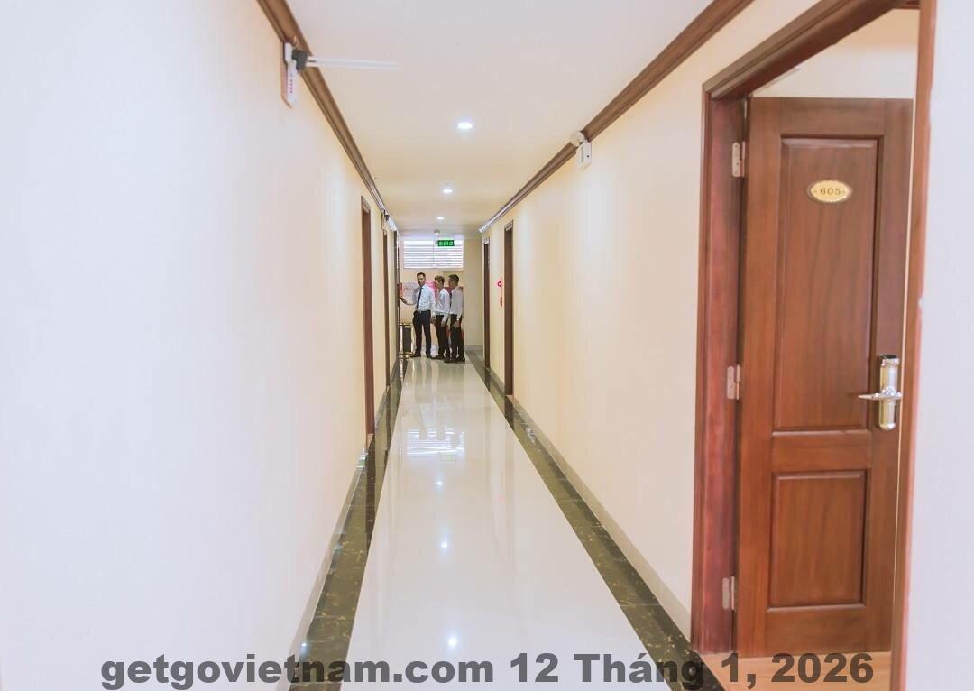 Khu trung tâm thành phố Lào Cai nhìn từ trên cao, nơi khách sạn Hải Đường tọa lạc