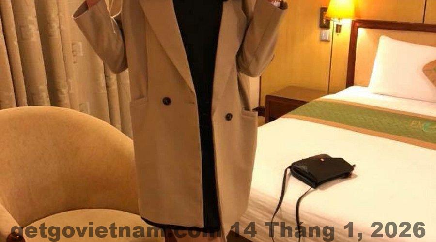 Khu vực ăn sáng nhỏ tại ELEGANT Hotel với thực đơn đơn giản