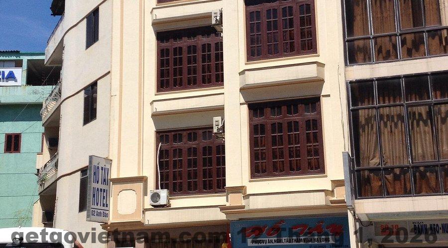 Khu vực ăn sáng Khách sạn Hồ Tây Hạ Long với thực đơn đơn giản