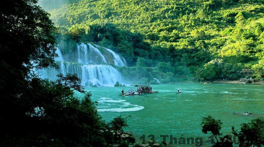 Không gian ngoài trời của khách sạn, thoáng đãng và dễ chịu, nhưng không có hồ bơi hay spa