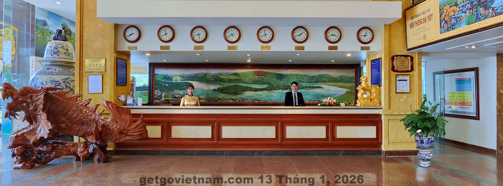Quầy lễ tân khách sạn Hoàng Sơn Peace – Một không gian ấm cúng và dễ chịu.