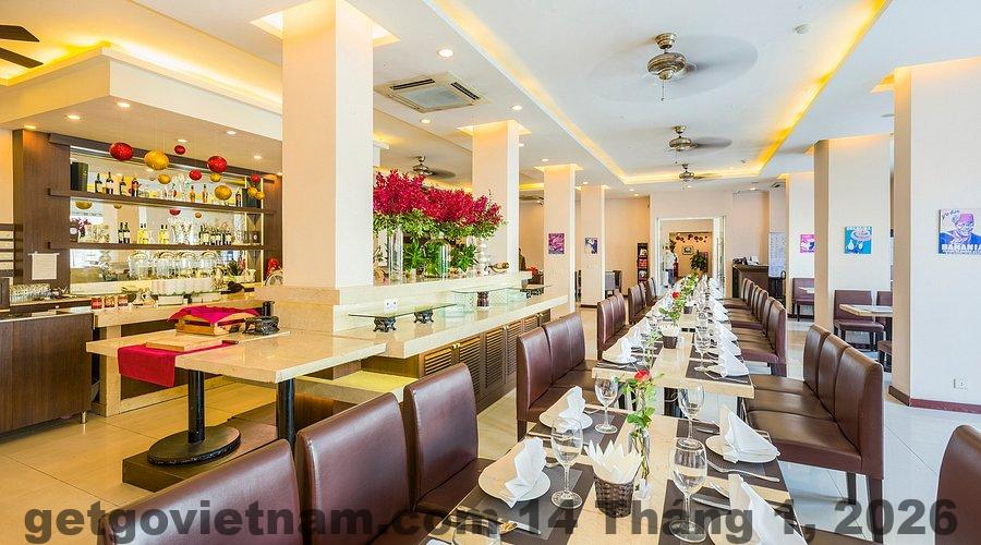 Khu vực nhà hàng và ăn sáng tại Khách Sạn Hữu Nghị