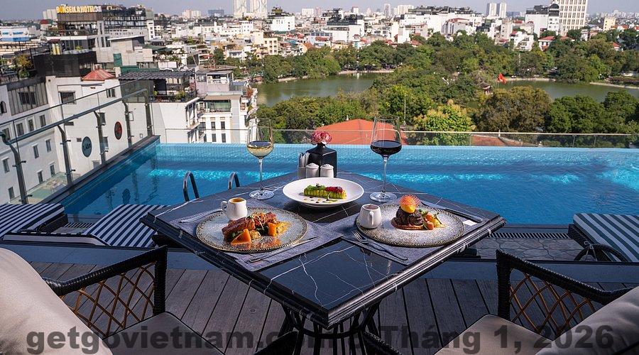 Rooftop Sky Bar - Một không gian thư giãn tuyệt vời để ngắm nhìn thành phố