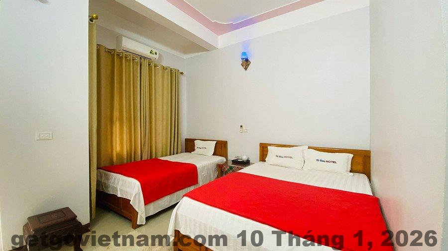 Phòng nghỉ tại Viet Hoang Hotel Bảo Lạc – thiết kế đơn giản, gọn gàng