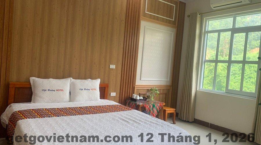 Một góc phòng ăn sáng tại Hoàng Giang, với các món ăn đa dạng cho du khách lựa chọn.