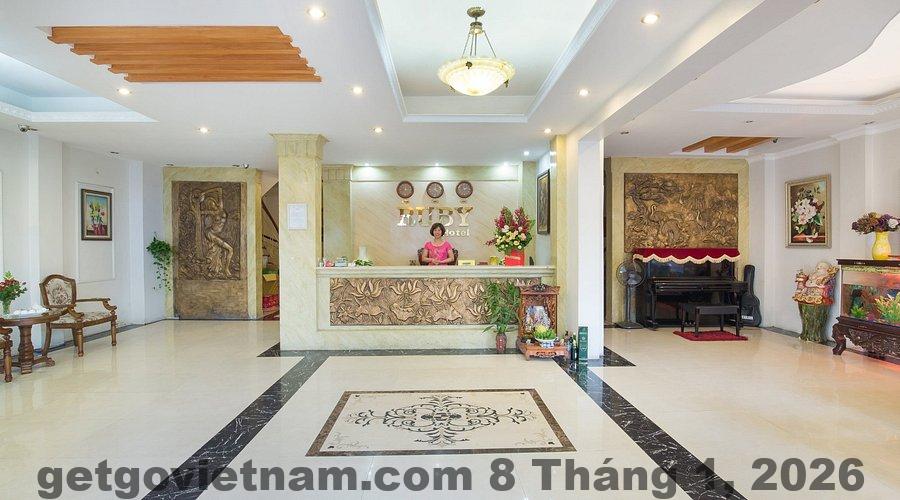 Khu vực lễ tân nhỏ gọn tại OYO 1158 Ngoc Trai Hotel