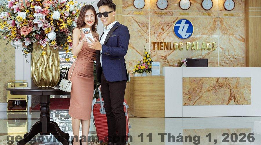 Sảnh lễ tân Khách sạn Tiến Lộc Palace Hà Nam rộng rãi, phong cách truyền thống