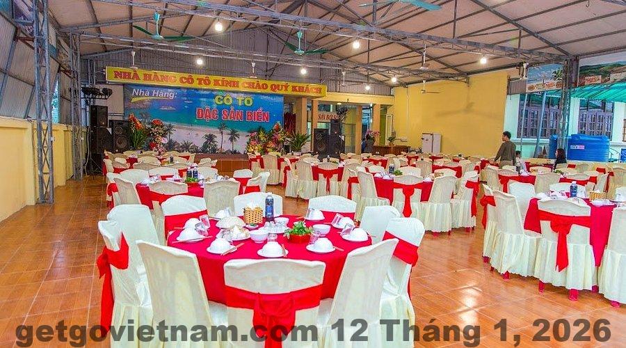 Không gian nhà hàng tại Khách sạn Hùng Phương phục vụ các món ăn và hải sản địa phương