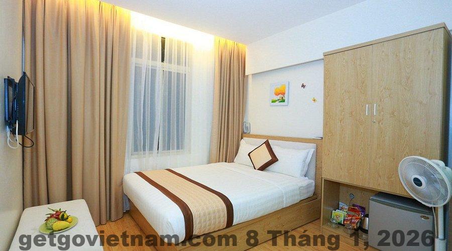 Khu vực lễ tân OYO 210 Saki Hotel với phong cách phục vụ đơn giản, đúng chuẩn khách sạn bình dân