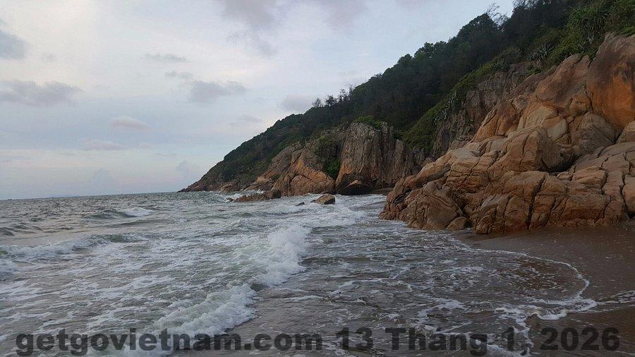 Hồ bơi tại khách sạn Thanh Niên.