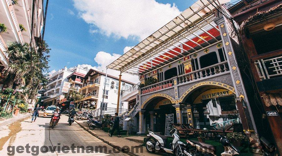 Hồ bơi ngoài trời view núi tại Sapa Nature View Hotel