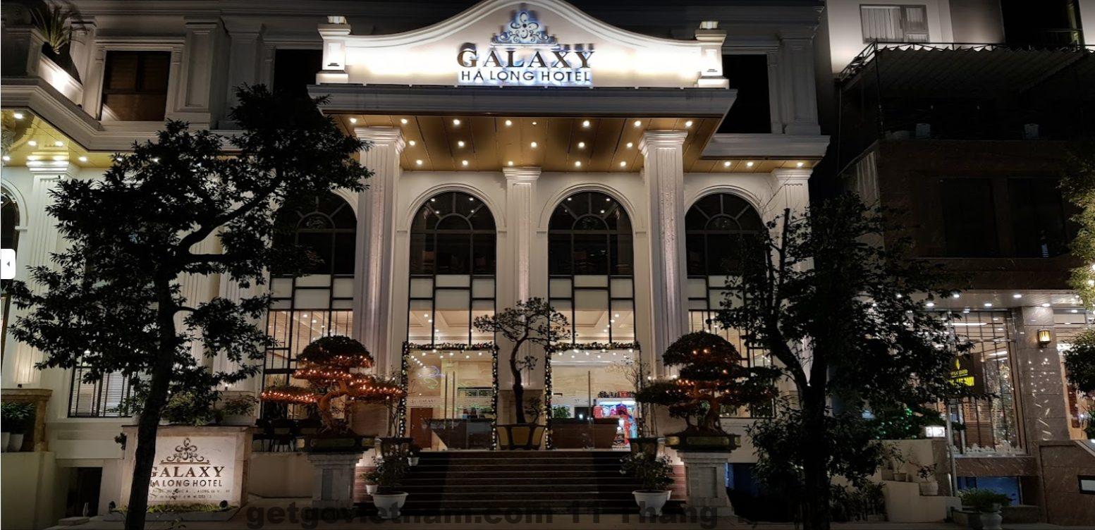 Quầy lễ tân khách sạn HÀ GIANG HOTEL phục vụ khách