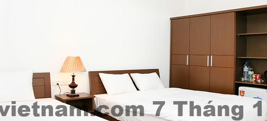 Quầy lễ tân Especen Hotel với nhân viên thân thiện, hỗ trợ khách quốc tế