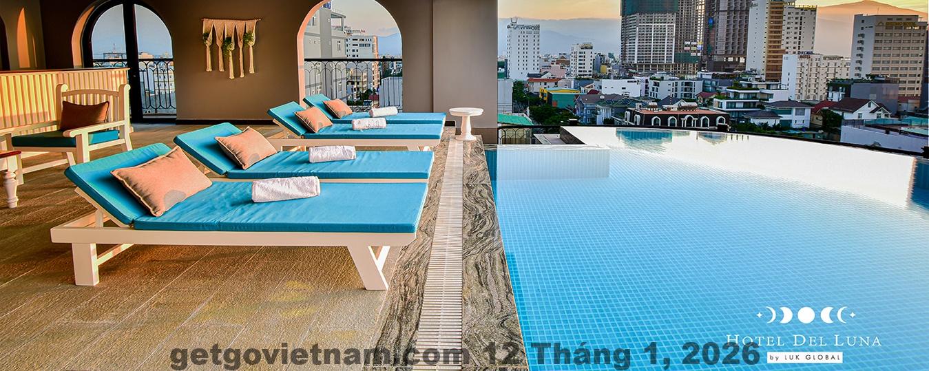 Khu vực lễ tân Hotel Del Luna với nhân viên trực 24/7