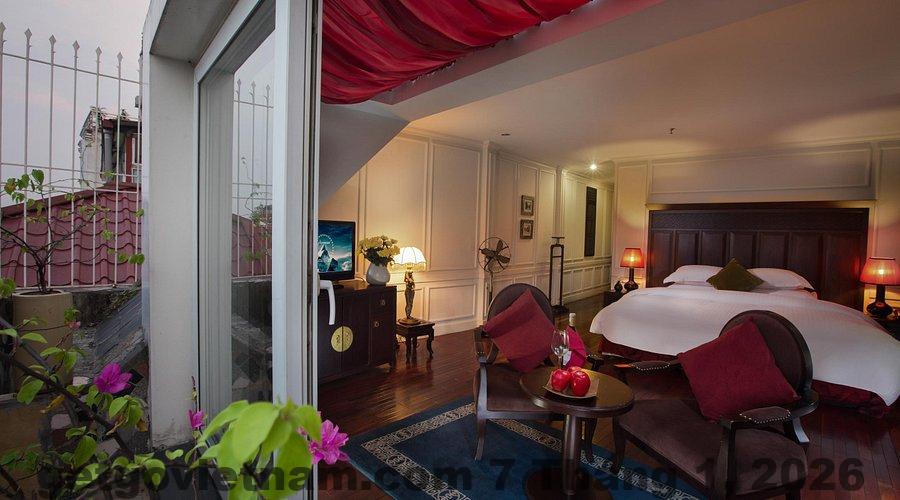 Phòng Suite City View tại Veris Hotel Hà Nội