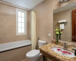 Đánh giá Sunline Central Hotel Hà Nội 2026: Ở phố cổ có đáng tiền? sunline-hotel