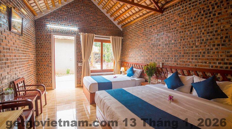Bữa sáng tại Tam Coc Serenity Hotel với các món ăn tươi ngon và phong phú.