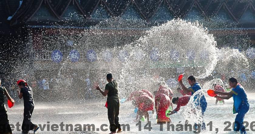 Khuôn viên Sheraton Xishuangbanna Hotel rộng lớn, nhiều mảng xanh, đúng chất resort nghỉ dưỡng