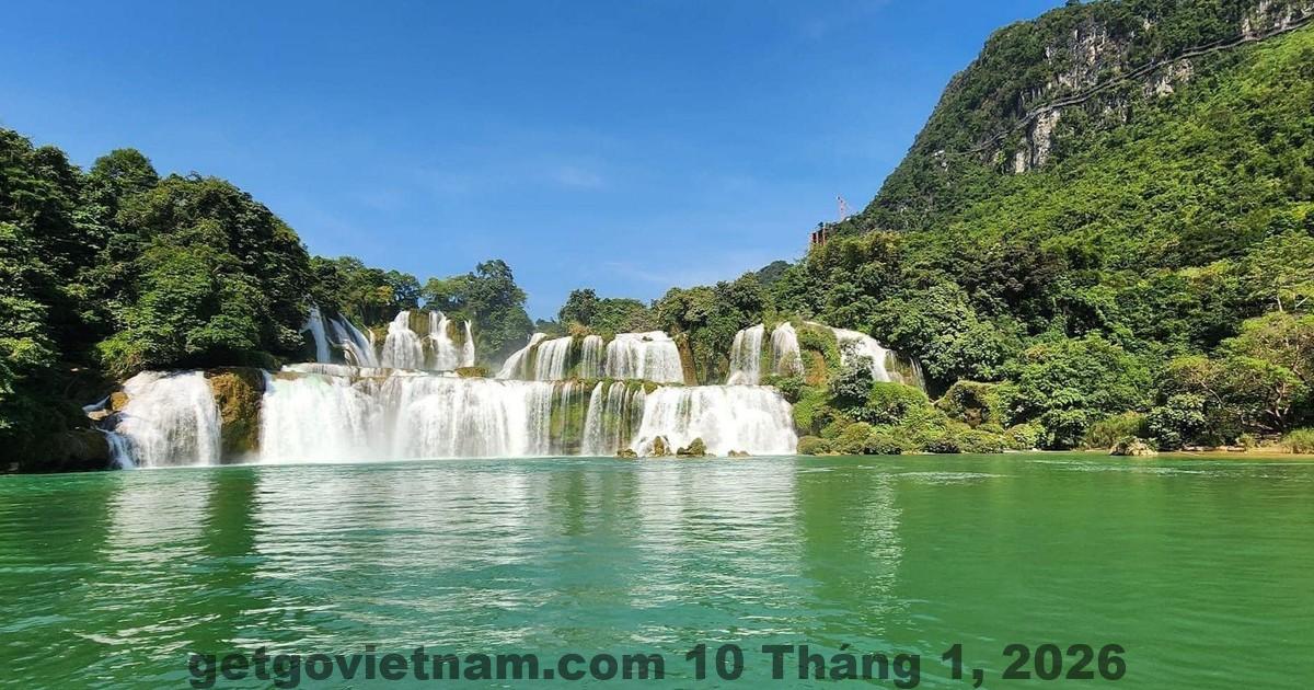 Đường vào thác Bản Giốc từ khách sạn So Oanh rất gần, thuận tiện di chuyển sáng sớm