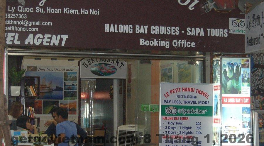 Nhân viên phục vụ nhiệt tình và thân thiện tại Le Petit Hotel