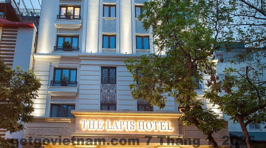 Không gian tổng thể The Lapis Hotel nhìn từ bên ngoài, phù hợp khách công tác và nghỉ ngơi