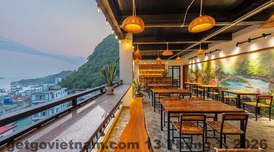 Phòng nghỉ tại khách sạn Cat Ba Xanh Spring Garden Hotel, nơi mang đến không gian thư giãn tuyệt vời cho du khách.