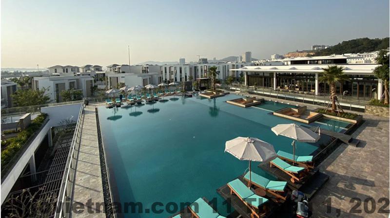 Hồ bơi và tiện ích chung trong khu Sun Premier Village Hạ Long