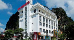 toan canh khach san hung manh plaza hotel tai muong khen tan lac