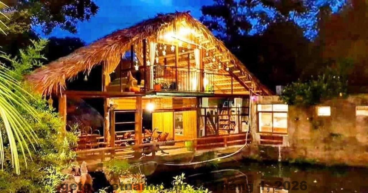 Đường vào Trà Hoa Viên Sóc Sơn nhỏ, nhiều cây xanh, mang cảm giác tách biệt khỏi khu dân cư