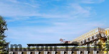 Khu vực lễ tân Hotel Sapa Square với nhân viên thân thiện và chuyên nghiệp